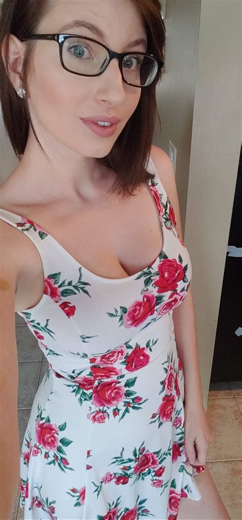 The Rest Of The Dress 😋 26 R Selfie