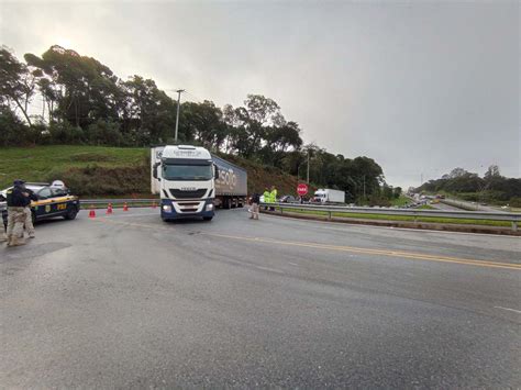 Chuvas Intensas E Rodovias Bloqueios Marcam Feriad O No Paran