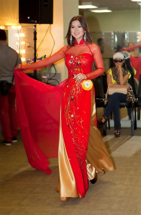 Qu V N C Ng D N Ng I P Khoe D Ng V I Bikini H Ng