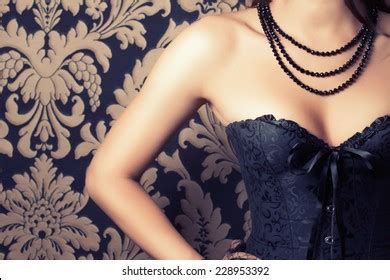Sexy Woman Big Tits Pearls Vintage ภาพสตอก 560132935 Shutterstock