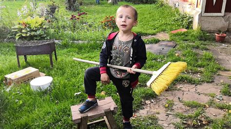 Дети жгут серенада для мамы - YouTube