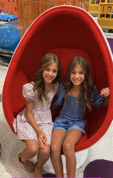 Clements Twins In 2022 Girls Fashion Tween Twins Fashion