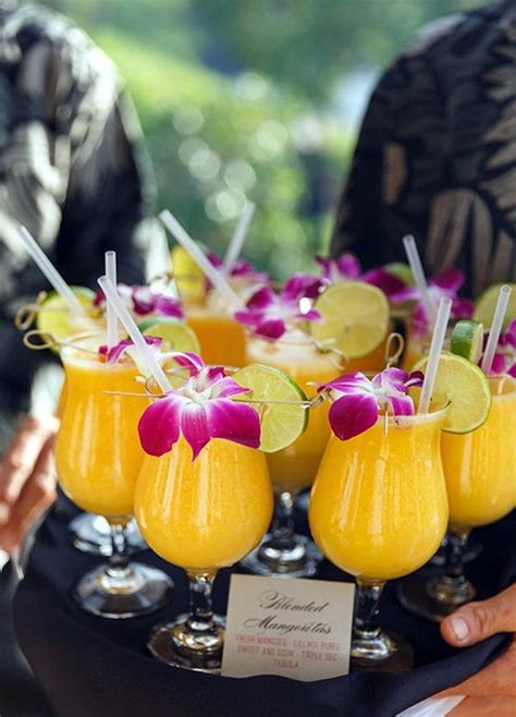 40 Affordable And Creative Hawaiian Party Decoration Ideas - photofun4ucom