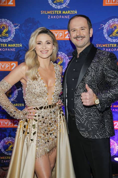 Kajra Eksponuje Wdzi Ki Na Rajskiej Pla Y Ona S Awomira Zachwyca Figur W Sk Pym Bikini