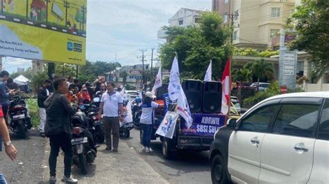 Foto Foto Gabungan Serikat Buruh Sulawesi Utara Gelar Aksi Damai