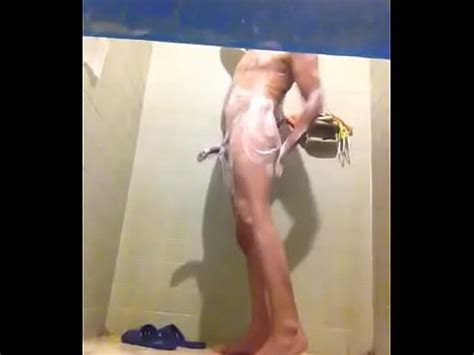 Bañándome y masturbandome XVIDEOS