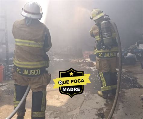 Qué Poca Madre 🇲🇽 On Twitter Fuerte Incendio 🔥 Un Incendio Consumió Una Fábrica Seis Casas