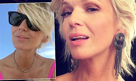 Magda Mołek po porodzie pozuje w seksownym bikini Schudła i wygląda bosko