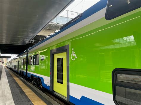 Un Nuovo Treno Caravaggio Per La Tratta Milano Bergamo