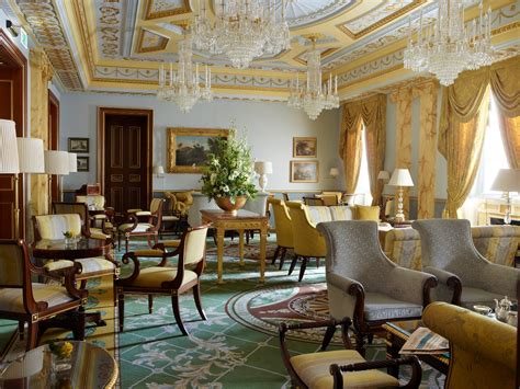 A Regency Landmark Revamped By Alberto Pinto: London’s Lanesborough ...