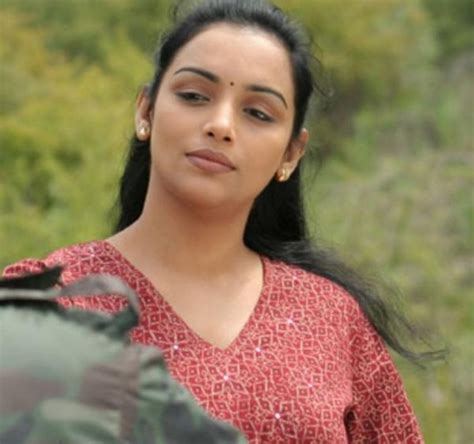 Poze Shweta Menon Actor Poza 9 Din 12 Cinemagiaro