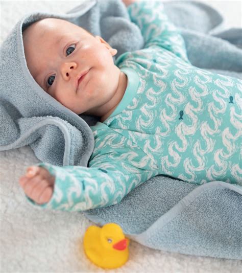 GEWINNSPIEL Bodys Strampler nähen und Baby Accessoires nähen