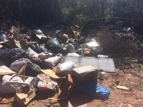 Excesso de poluição ambiental preocupa moradores do bairro Tabatinga