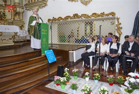 Dom Odilo preside missa na novena de Santo Antonio de SantAnna Galvão