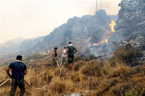 Incendio Fuori Controllo Devasta Lisola Di Rodi Lasiciliaweb