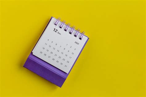 Calendario Mensual De Escritorio Para Diciembre De Sobre Un Fondo