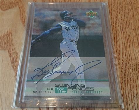 Ken Griffey Jr 1999 Upper Deck Swinging For The Fences Autographs Auto