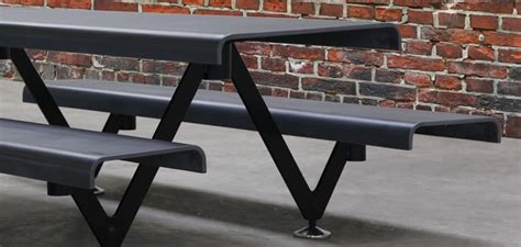 UHPC Picnic Table With Integrated Benches AIR C Stile Molecular