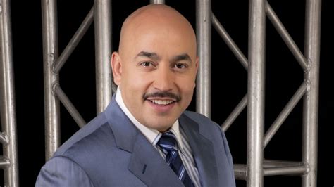 Le llueven las críticas a Lupillo Rivera Radio Crystal