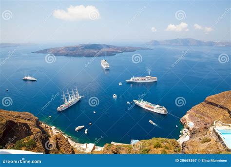 Navi Da Crociera In Santorini Grecia Immagine Stock Immagine Di