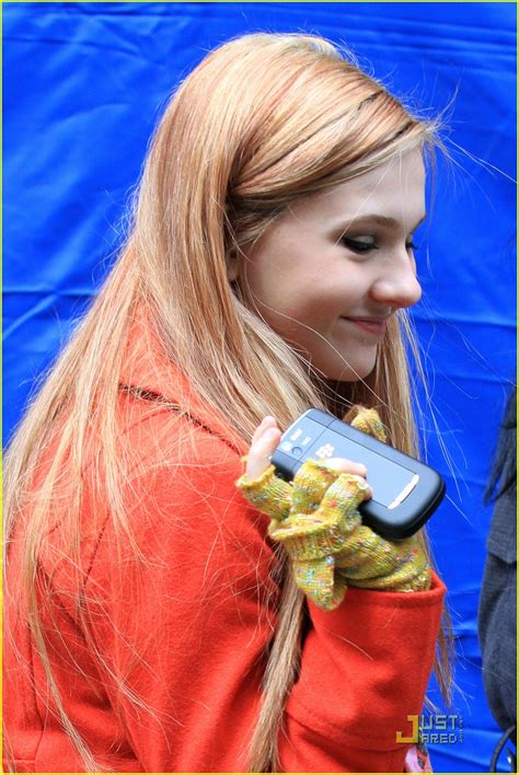 Abigail Breslin Goes Blonde For New Year S Eve Photo Photo Gallery Just Jared Jr