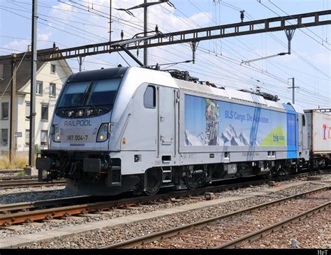 RailPool Lok 187 004 7 unterwegs für BLS vor Güterzug unterwegs