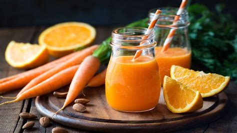 10 Amazing Health Benefits Of Drinking Carrot Juice At Night