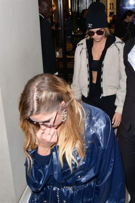 Photo Cara Delevingne Et Sa Compagne Ashley Benson Sont All Es Faire