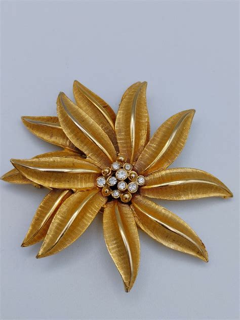 Craft gold brooch - Gem