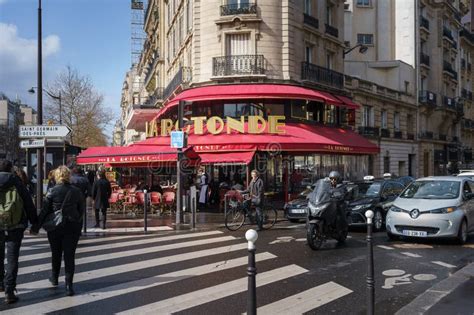 La Rotonde, the Famous Cafe in Montparnasse, Paris, France Editorial ...