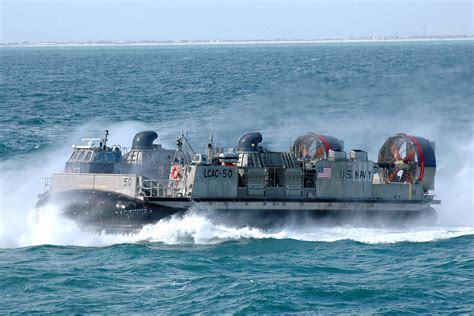 Landing Craft Air Cushion Lcac United States Navy Displayy Factfiles