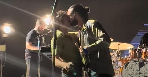 Malaysia Music Festival Stopped After The S Same Sex Kiss