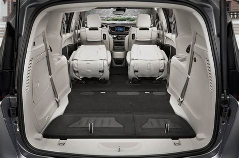 2020 Chrysler Pacifica Pictures - 416 Photos | Edmunds