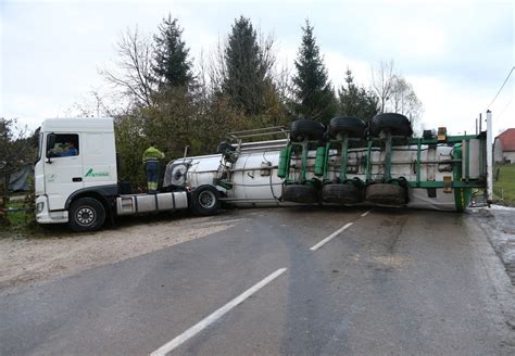 Faits Divers La Citerne Contenant Litres De Lait Sest Renvers E