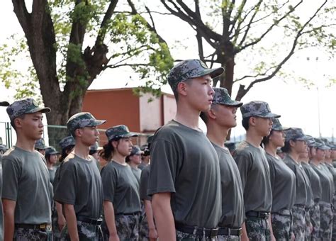 军训进行时 迷彩军训，青春无悔！ 党委学生工作部