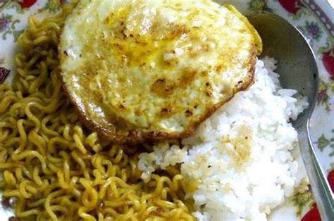 Bukan Kenyang Malah Nyawa Melayang Sering Makan Mi Instan Campur Nasi