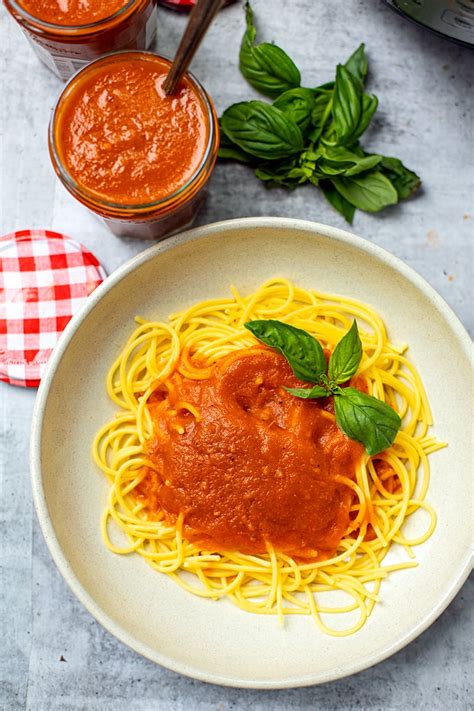 Instant Pot Tomato Basil Sauce