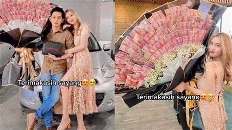 Cerita Dibalik Viral Wanita Dapat Hadiah Ultah Buket Uang Rp 10 Juta