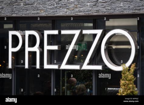 Prezzo Restaurant Sign Logo Stock Photo Alamy