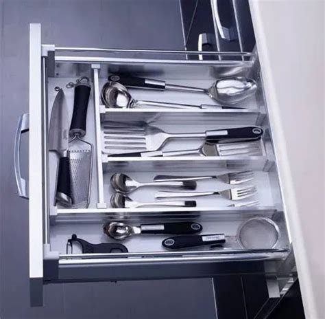 Silver Stainless Steel Cutlery Drawer Basket For Kitchen Size 19x20