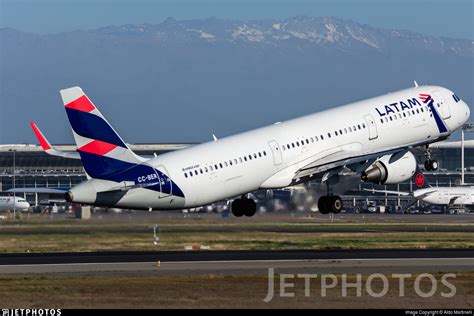 CC BER Airbus A321 211 LATAM Airlines Aldo Martinelli JetPhotos