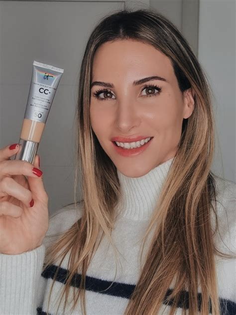 It Cosmetics CC Cream piel perfecta todo el día Srta Palo