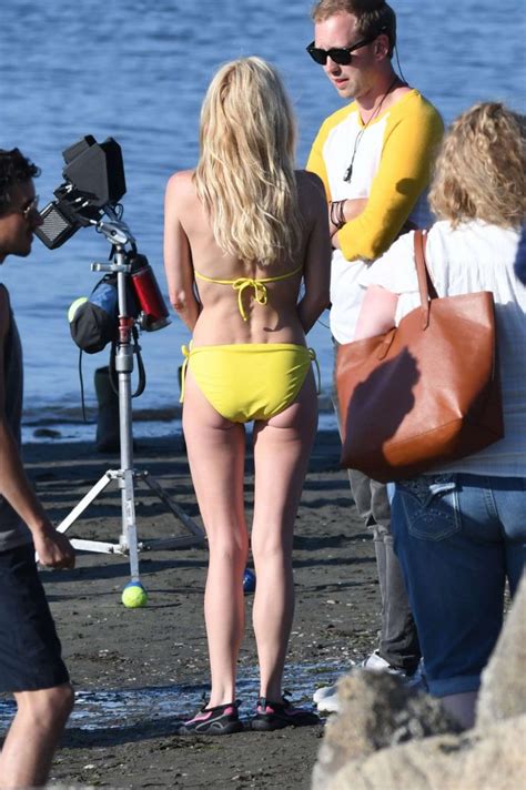 Anna Faris In Yellow Bikini On The Set Of Overboard Gotceleb