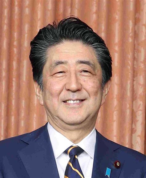 安倍前首相、近大卒業式にサプライズ登場 「失敗はつきもの」「大切なことは失敗から立ち上がること」とエール まとめnews