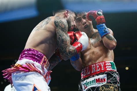 Photos: Julio Cesar Martinez Decisions Samuel Carmona, Retains WBC ...