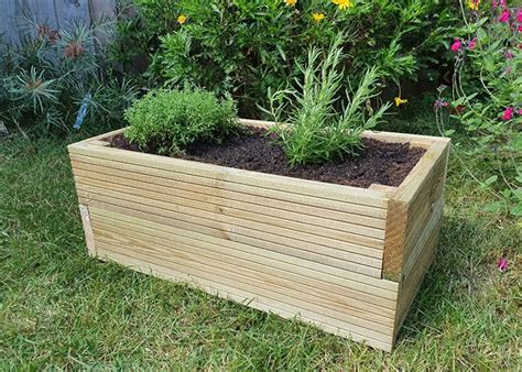 How To Build A Wooden Decking Planter Box Easy Steps