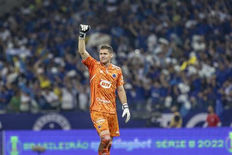 Rafael Cabral é o goleiro mais clean sheets entre Séries A e B