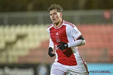 Le Soulagement Pour Mika Godts Sorti Sur Civi Re Avec L Ajax Tout Le