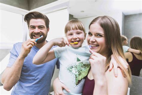 ¿cómo Mantener Una Buena Higiene Oral Clínica Bérmar