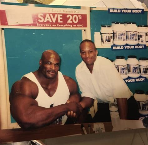 Ronnie Coleman Next To A Regular Sized Man Rpics